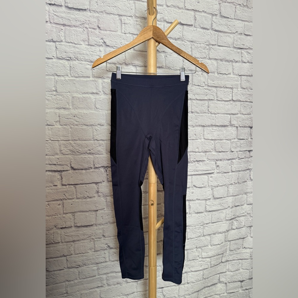 Motion 365 Highwaisted Fabletics Leggings - Picture 10 of 12